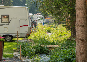 Wohnmobile campingplatz arosa fluss 1
