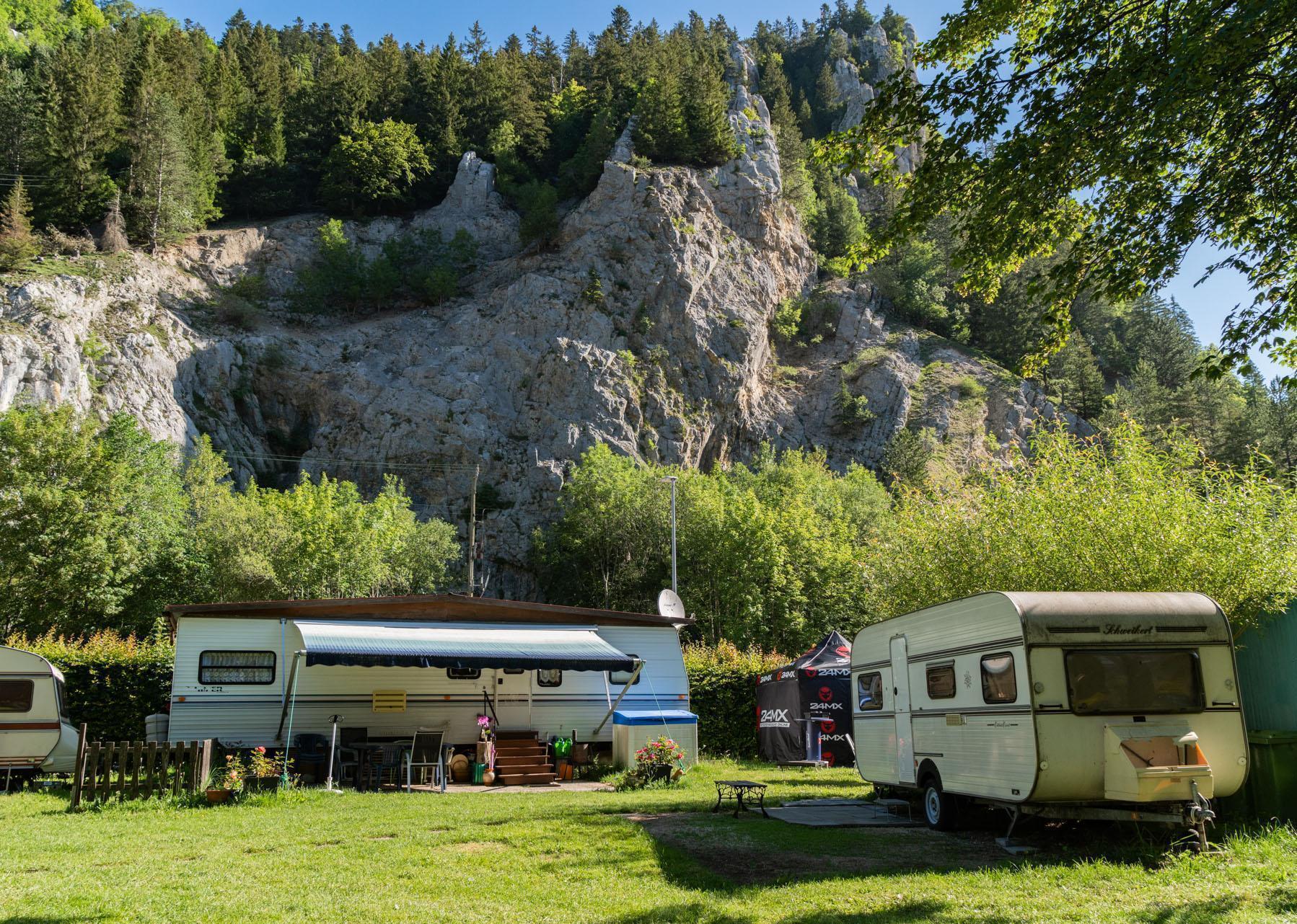 guide neuenburgerse camping val de traverse