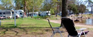 Here you will find the best 6 campsites in Småland, which range from scenic campsites by the water to large campsites with lots of activities.