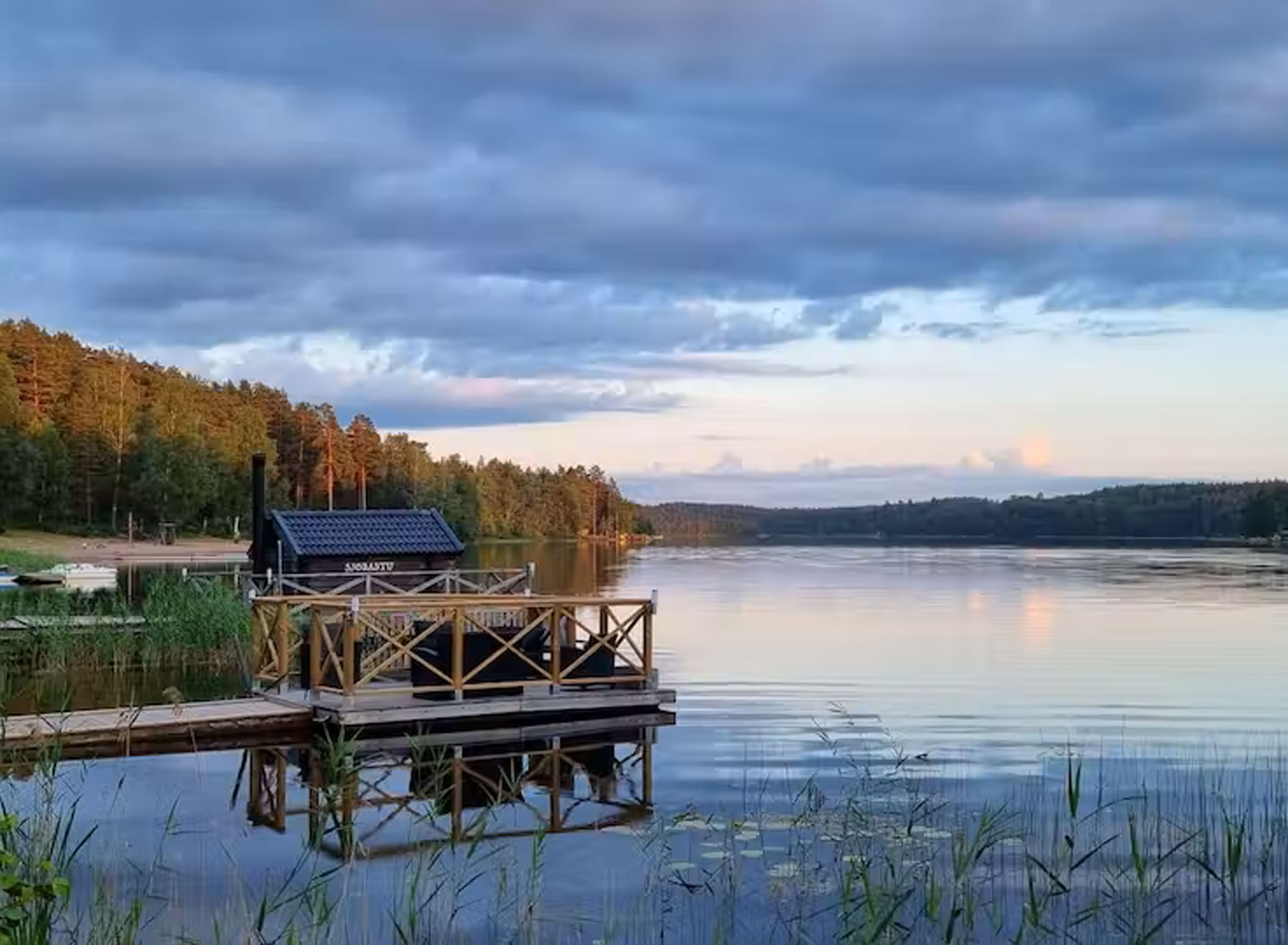 Vimmerby Camping ligger vackert vid sjön Nossen. Copyright: Pintrip.de 