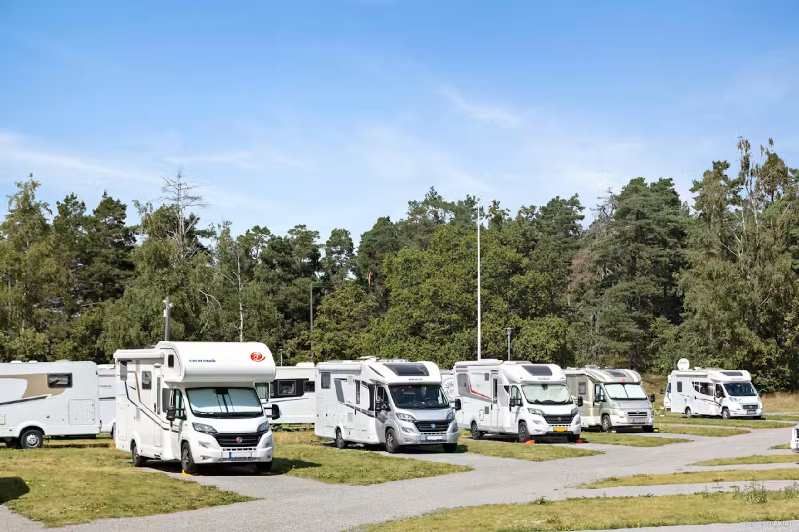 At Ställplats Stockholm, there are nice places for motorhomes. 